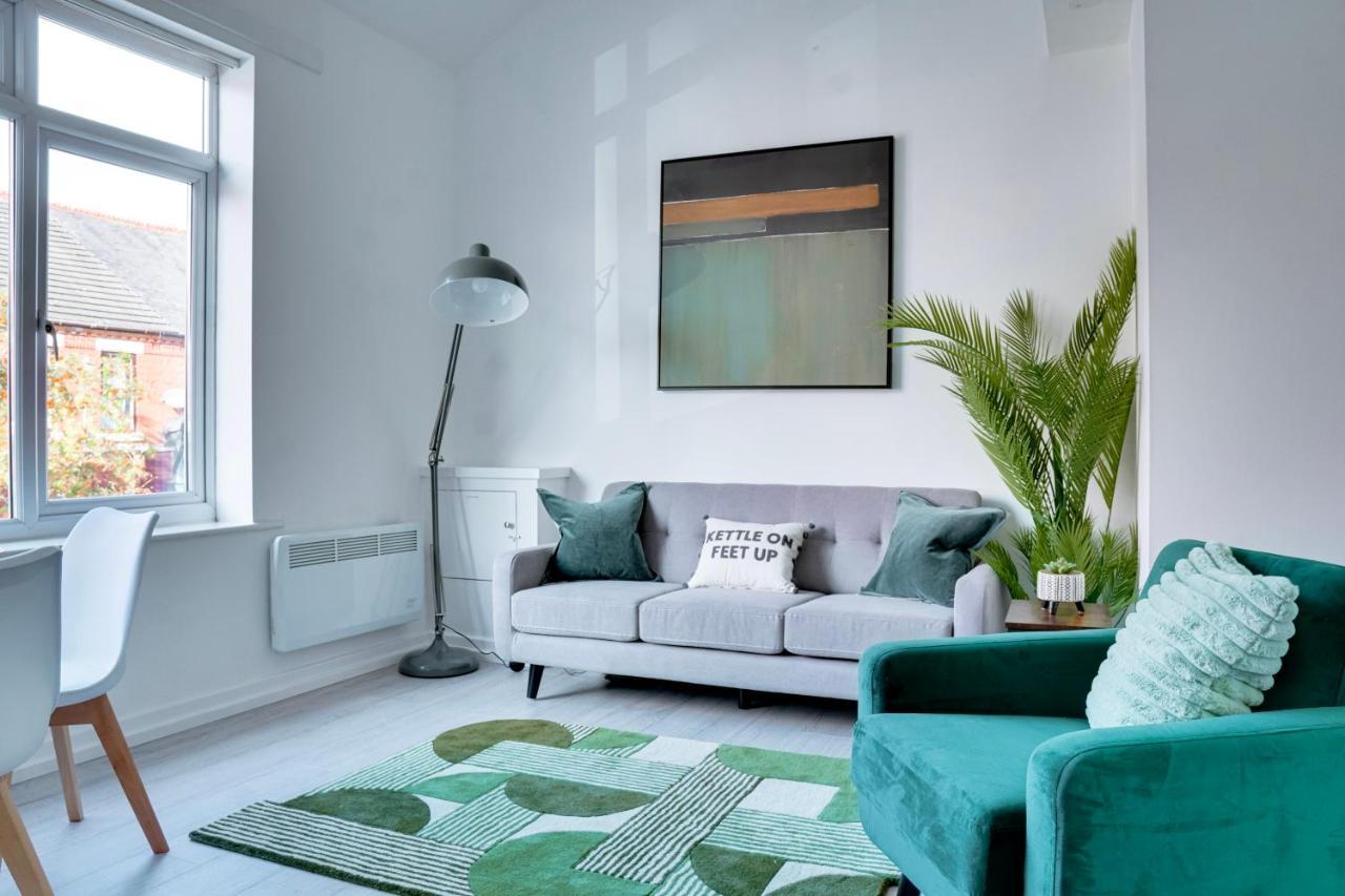 Modern 2 Bedroom Flat - 15 Minutes To Liverpool Бёкенхэд Экстерьер фото