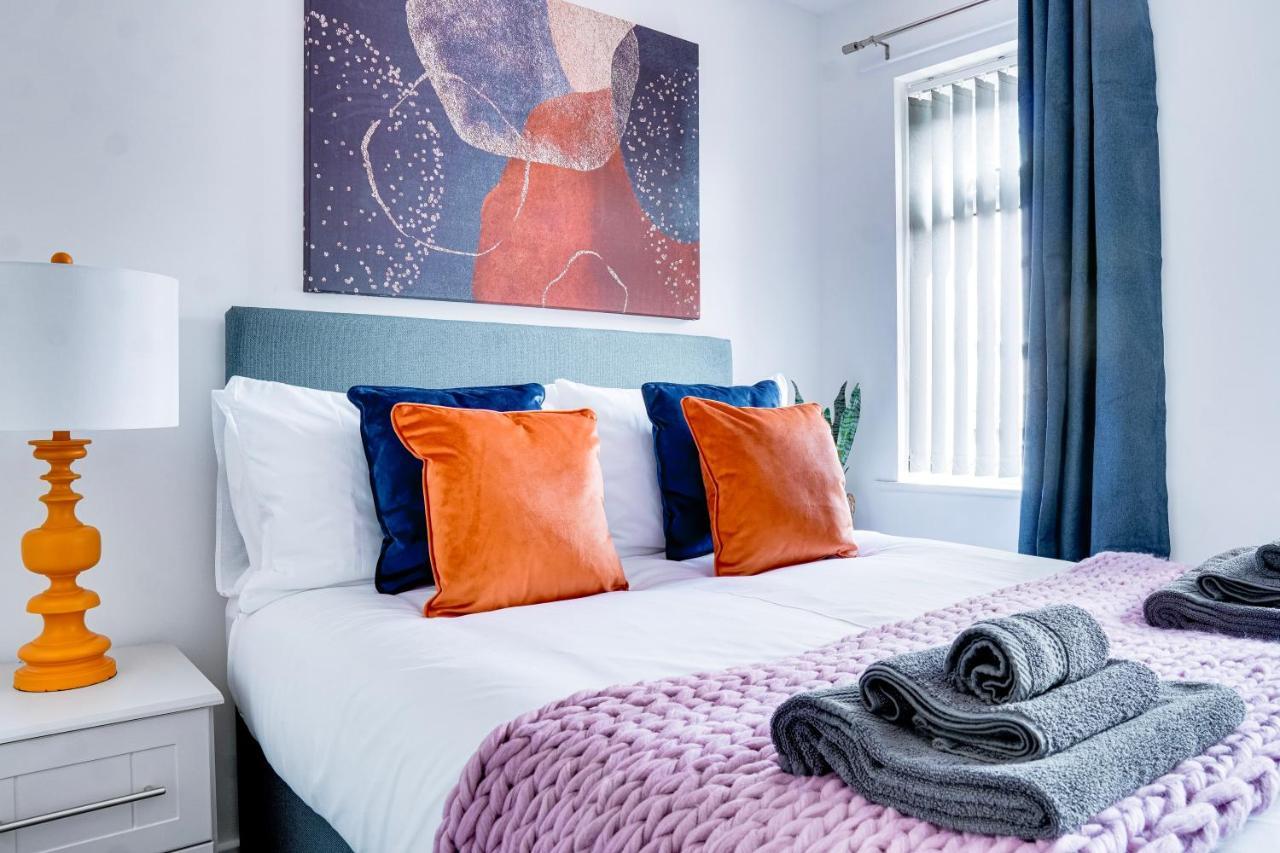 Modern 2 Bedroom Flat - 15 Minutes To Liverpool Бёкенхэд Экстерьер фото