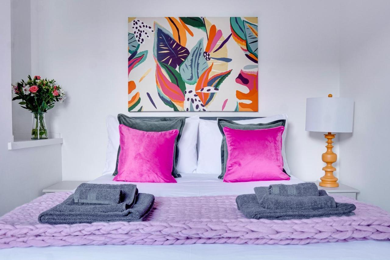 Modern 2 Bedroom Flat - 15 Minutes To Liverpool Бёкенхэд Экстерьер фото